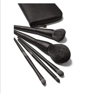 Mary Kay Essential Brush Collection